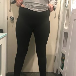 Black size 10 lululemons